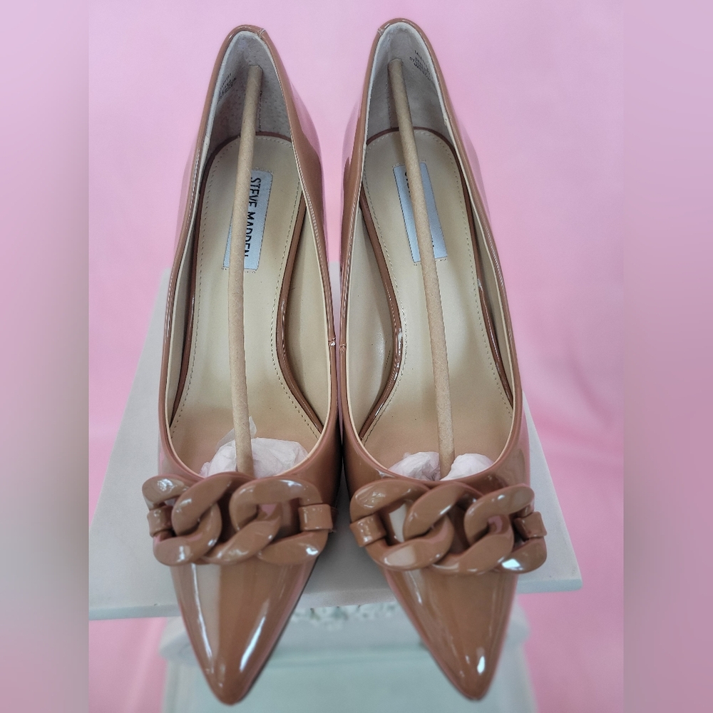 Steve Madden tan chain link patent pumps - sz 8
